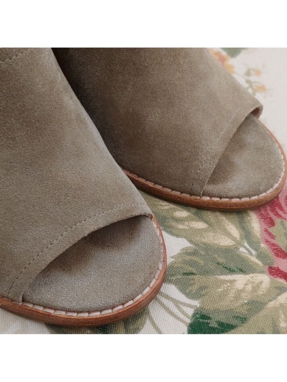 UGG Aja Olive Green Suede Leather Ankle Strap Sandals with Block Heel size 10 - Picture 14 of 17